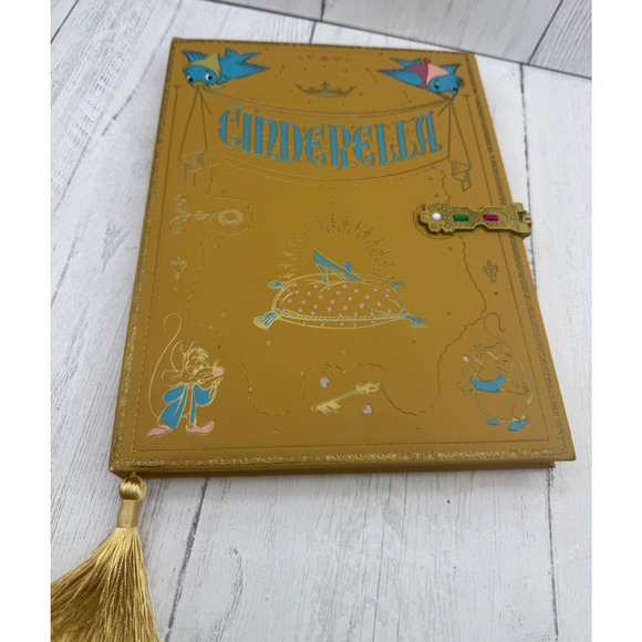 Walt Disney Cinderella Storybook Replica Large Journal 11" x 8.5" Clasp Archives - Picture 1 of 12